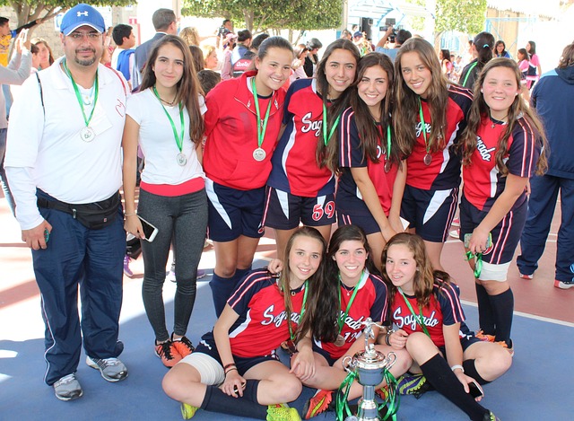 反正也快被淘汰了！队报：若不解决姆巴佩欠薪，巴黎或被逐出欧战.